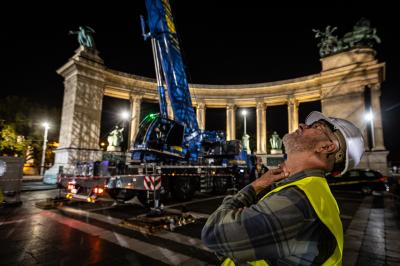 Földradaros vizsgálatok a Hősök terén: Gábriel arkangyal szobrának biztonságos leemeléséért